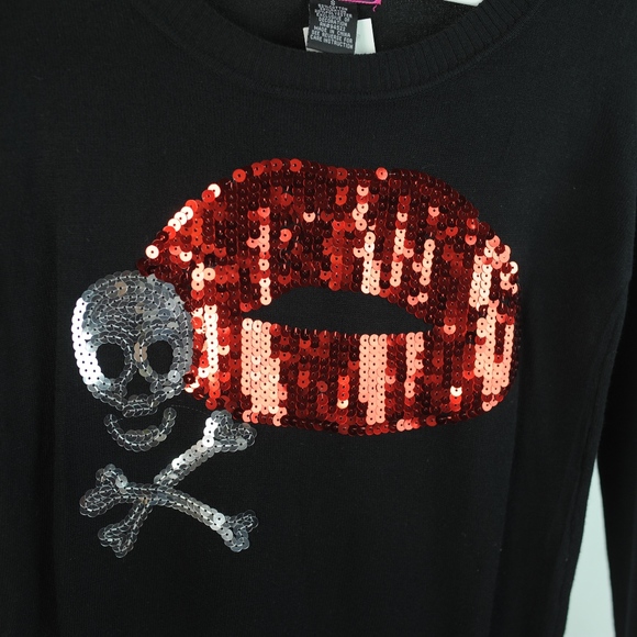 Black skull and lips LS sequined sweater NEW Small - Picture 5 of 5